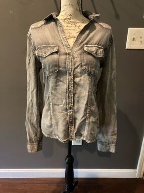 Anthropologie size small gray acid washed button down top excellent condition